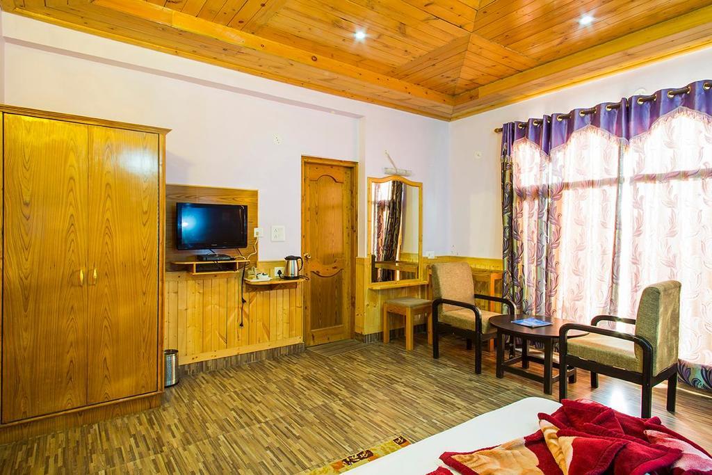 Village Live In Resort Chail ภายนอก รูปภาพ