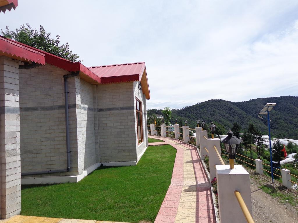 Village Live In Resort Chail ภายนอก รูปภาพ
