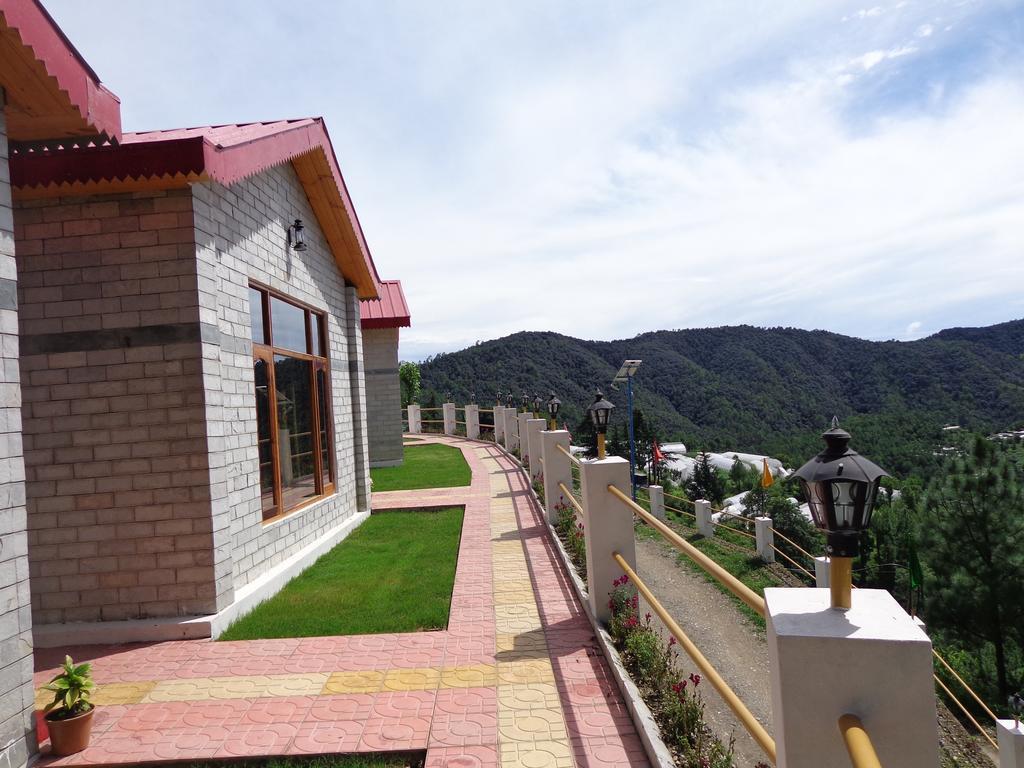 Village Live In Resort Chail ภายนอก รูปภาพ