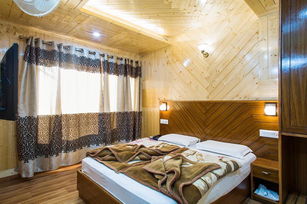 Village Live In Resort Chail ภายนอก รูปภาพ