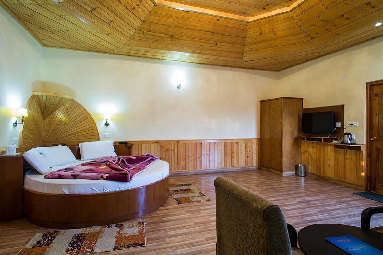 Village Live In Resort Chail ภายนอก รูปภาพ