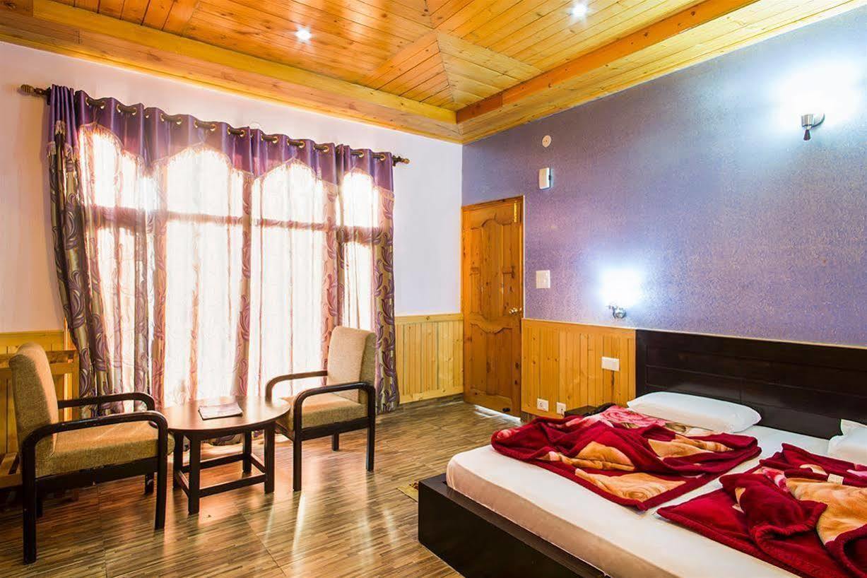 Village Live In Resort Chail ภายนอก รูปภาพ